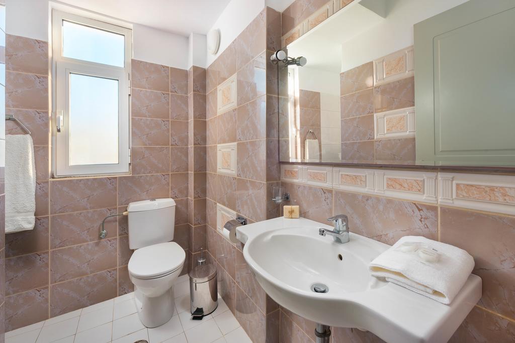 Art Center Apartments Karpathos Town  Exterior photo